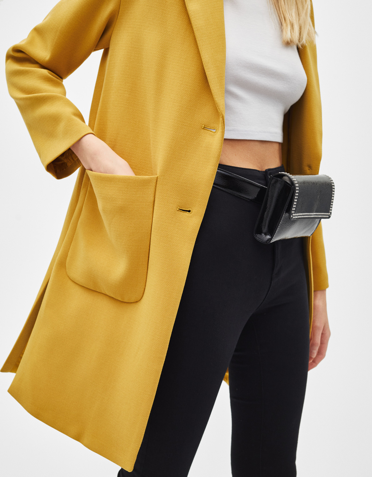 AMORE clothing details