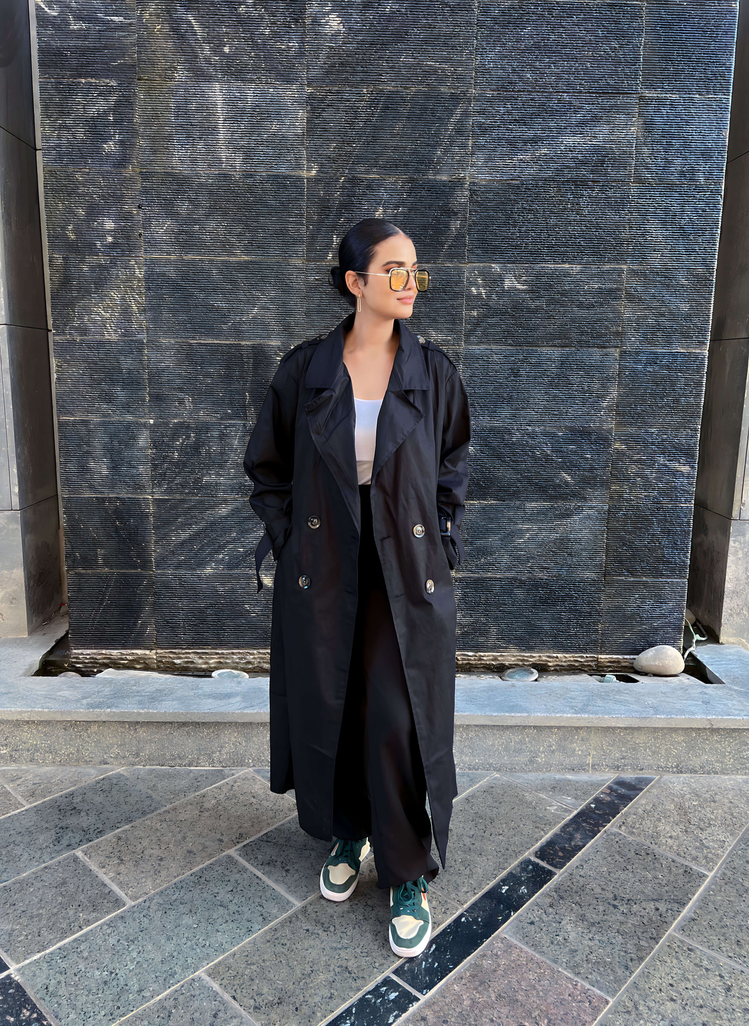 Long trench coat in black 