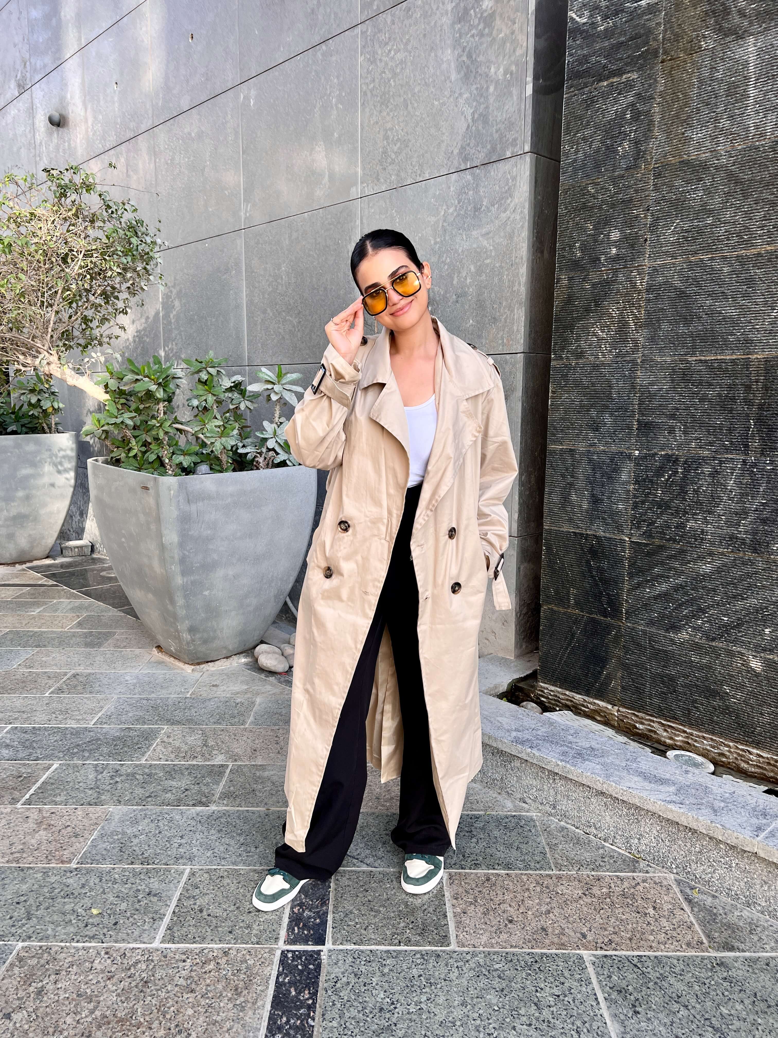 Long Trench coat in beige  Image